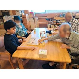 ご利用者様とレクリエーションを楽しみました。