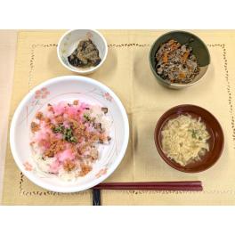 本日のお昼ごはん