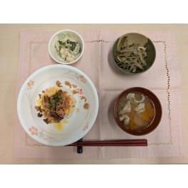 本日のお昼ごはん