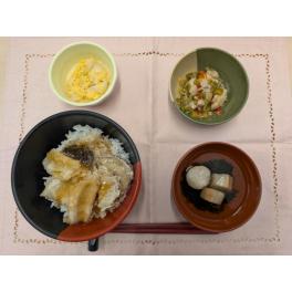本日のお昼ごはん