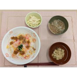 本日のお昼ごはん