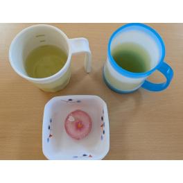 新茶の飲み比べを行いました。